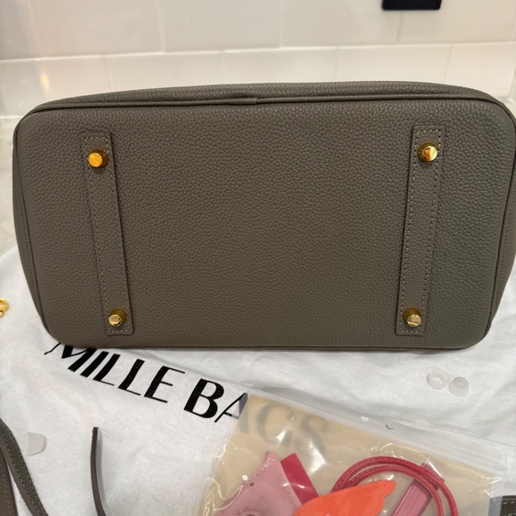 Mille Gabrielle 30cm Gray bag plus charm - Picture 8 of 16